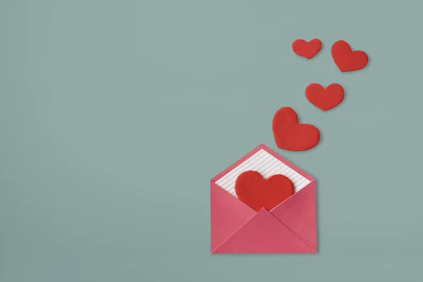 Love envelope with Hearts — Stock Photo, Image