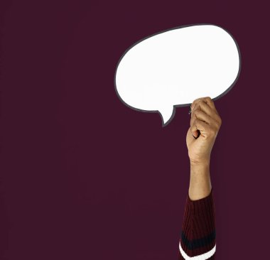 konuşma balonu tutan el