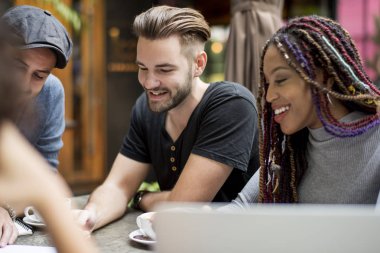 İnsanlar Talking, molası 