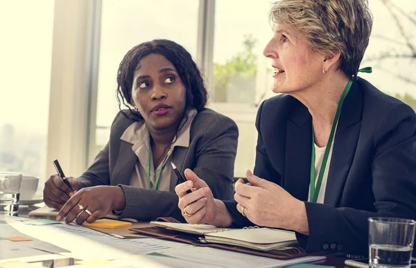 People discussing at International Conference — Stock Photo, Image