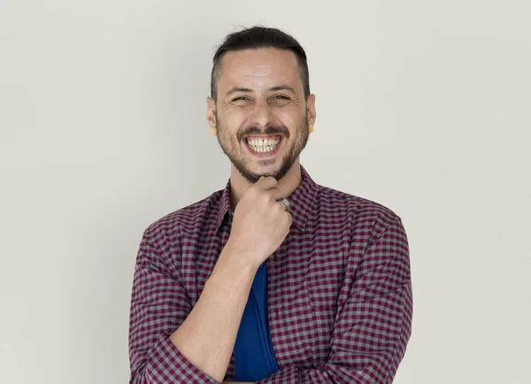 Jovem sorrindo homem casual — Fotografia de Stock