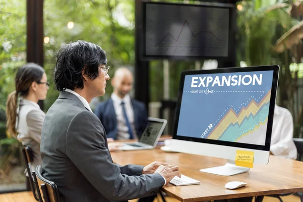 Businessman working on computer — Stock Photo, Image