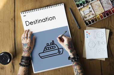 Dövmeli kişi Not Defteri'nde çizim 