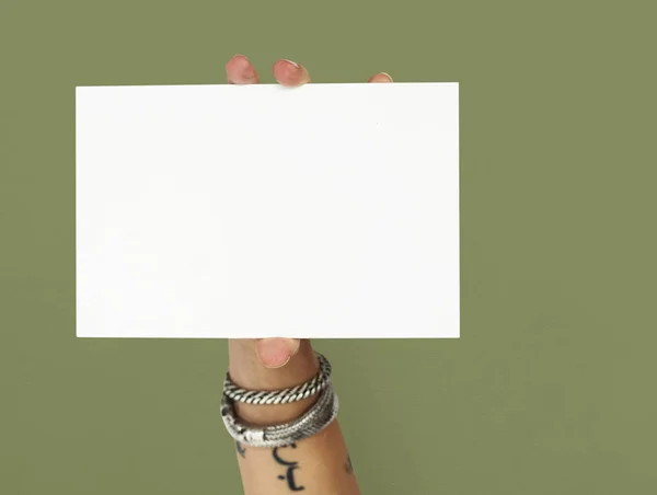 Hand holding blank card — Stock Photo, Image