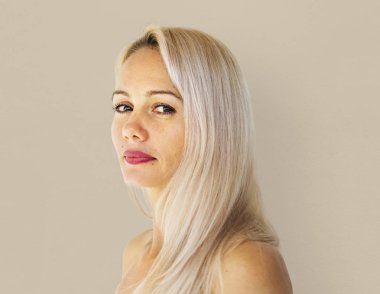 kadın çıplak omuz ile