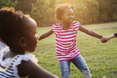 mutlu çocuk oyun parkı