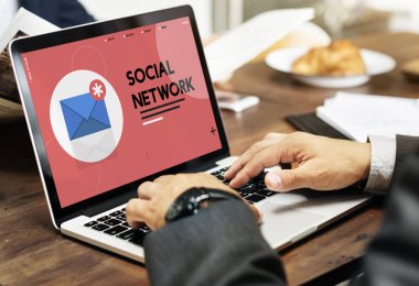 klavyede yazarak işadamı