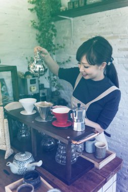 busbarista kahve hazırlama 