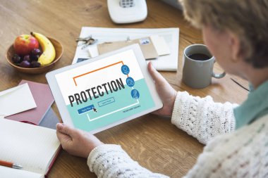 insan elinden tutarak dijital tablet