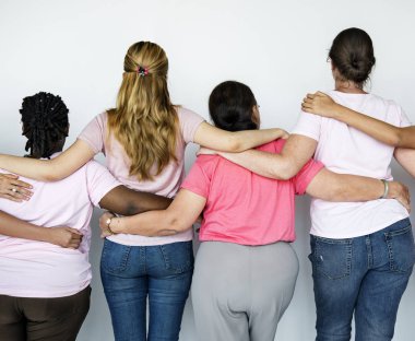 Studio kucaklayan kadınlar  