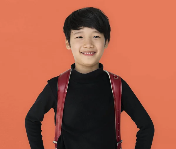 Asiatique écolier garçon avec sac à dos — Photo