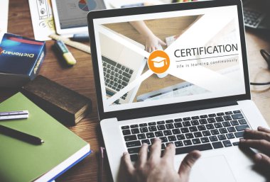 Erkek el laptop çalışma