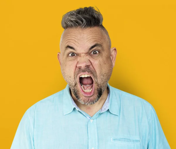 Hombre gritando enojado — Foto de Stock