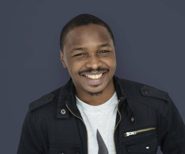 Afrikalı erkek gülümseyen