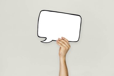 konuşma balonu tutan el