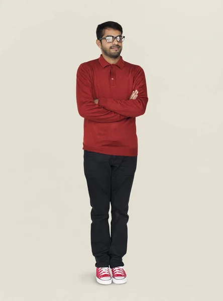 Homem indiano em camisa vermelha — Fotografia de Stock