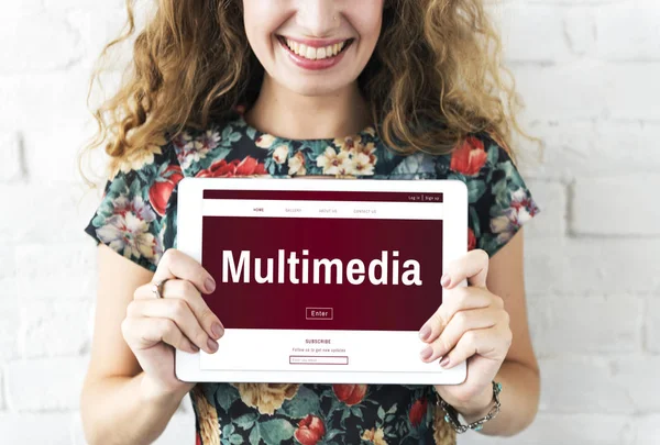 Donna con tablet digitale — Foto Stock