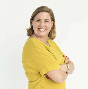 Beyaz Olgun kadın gülümsüyor