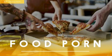 moda tasarımcıları pizza dilimleri kapma