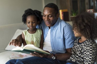 babası kızı ile vakit