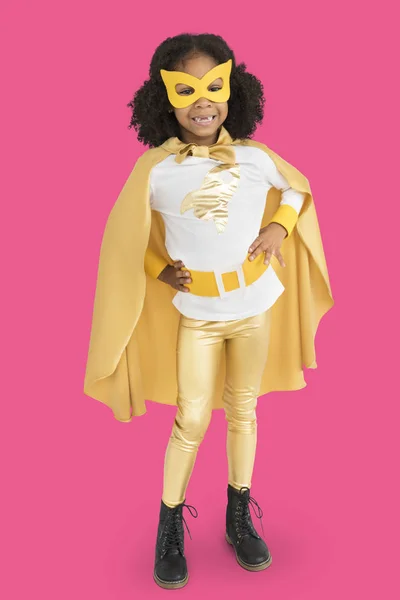 Menina vestindo traje de super-herói — Fotografia de Stock