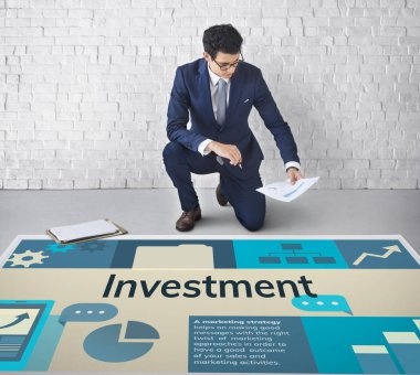 genç işadamı beyin fırtınası 