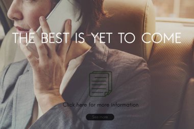 iş kadını smartphone üzerinde konuşuyor