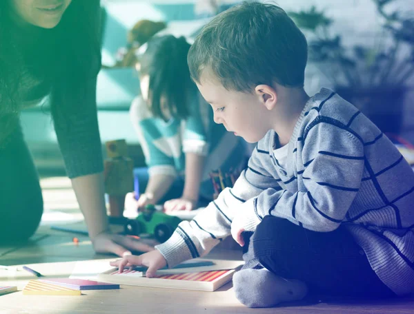 Moeder met zoon en dochter — Stockfoto