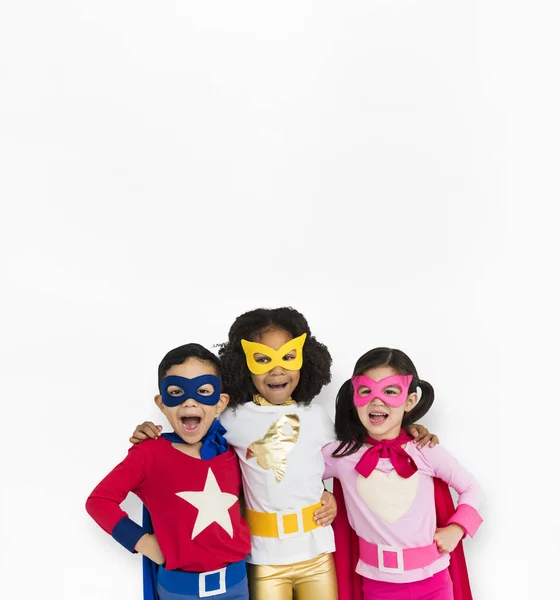 Bambini in costume da supereroe — Foto Stock