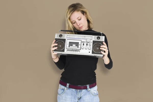 Mulher segurando Jukebox — Fotografia de Stock