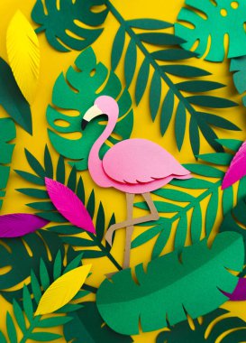 yaprakları ve origami pembe flamingo