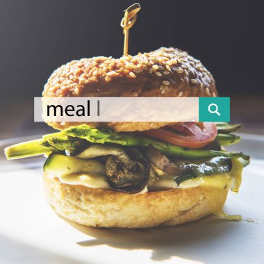 sebze ile ev yapımı lezzetli Hamburger