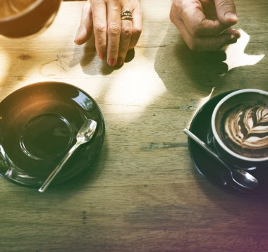 Çift el ahşap tablo