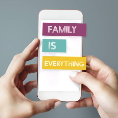 cep telefonu tutan eller