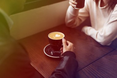 Tarihi kafede sahip çift