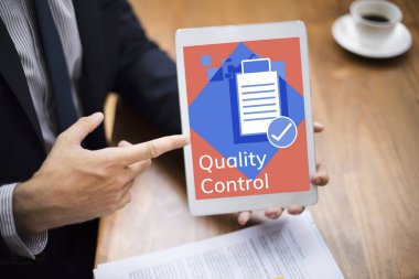 Dijital tablet ile işadamı