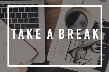 dizüstü bilgisayar ile çalışma alanı tablosu