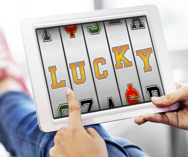 kişi holding dijital tablet