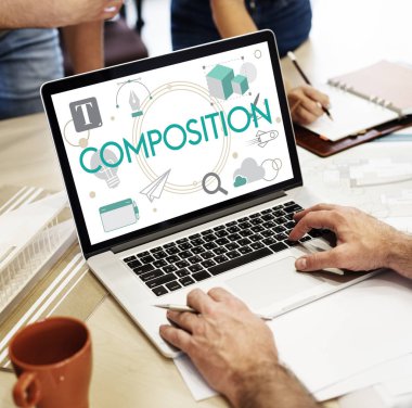 insan eli dizüstü bilgisayar kullanarak 