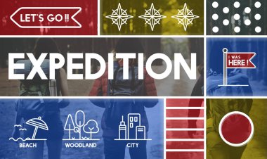 sırt çantaları yolda turistlerle