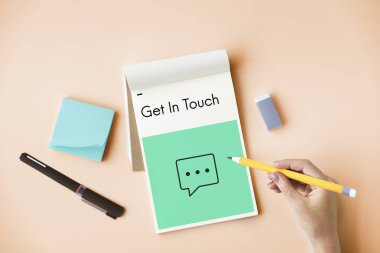 Defterde yazan kadın