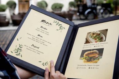 Yiyecek yemek listesi içinde Restoran