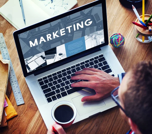 Business man using laptop — Stock Photo, Image