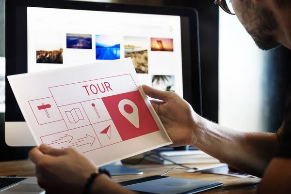 Man holding paper blank — Stock Photo, Image