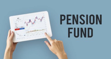 Tablet kullanan kadın