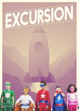 Süper kahramanlar neşeli çocuklar eğlenin