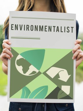 kadın holding tasarlamak 