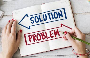 kadın not defterinde yazılı