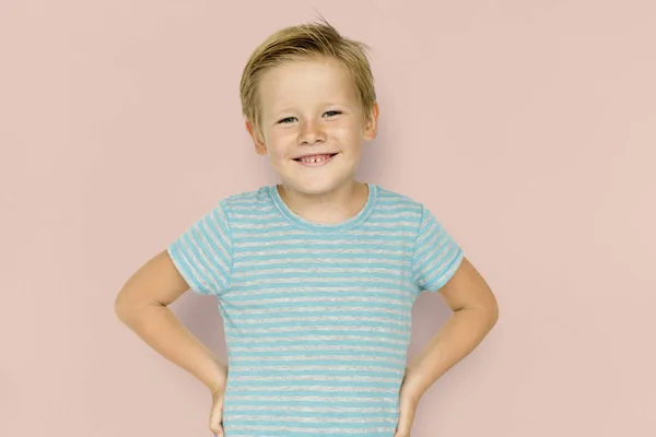 미소짓는 어린 소년 — 스톡 사진