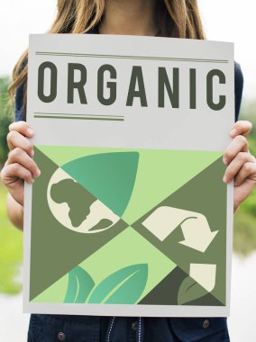 kadın holding tasarlamak 